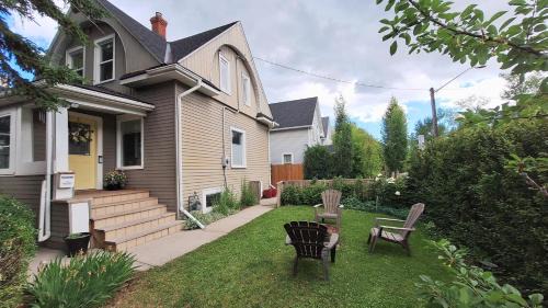 Crescent Heights Apartment | Charming Inner City Home