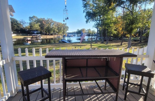 Waterloo Cottage | Charming Lakefront Cottage on Lake Greenwood