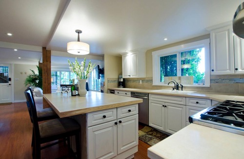 Crescent Beach Cottage | Charming, ocean view, lovely 1 1/2 bdrm deluxe suite ~ & we're pet friendly! :-)