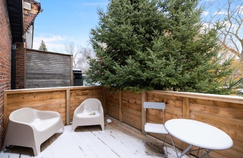 Parkdale Apartment | Charming Parkdale Apt Private Patio Sleeps 4