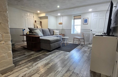 Roanoke Apartment | Charming private studio near downtown, hospitals, hiking, rivers. Pet friendly.