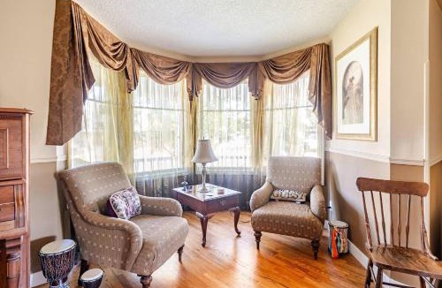 Okotoks House | Charming Victorian Home in Okotoks Elegant Comfort Modern Convenience