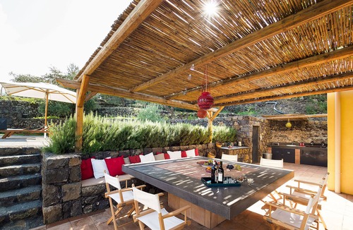 Rovittello Villa | Charming villa with pool - DiCasaInSicilia