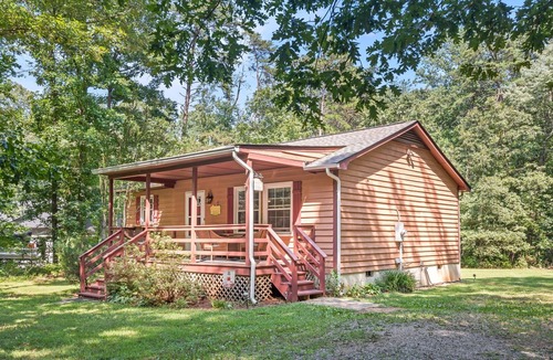 Mineral Cabin | Charming Water Access Cottage in Gated Community at Lake Anna