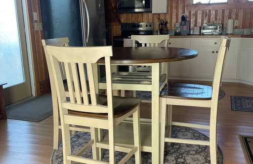 Ocracoke Apartment | Charming Waterfront Pet-Friendly 1-bedroom apartment with AC & WiFi on Ocracoke
