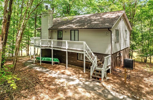 Merifield Acres House | Charming waterfront retreat on Buggs Island/Kerr Lake—perfect lakeside living!