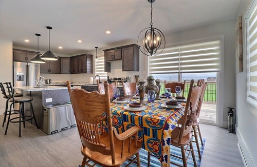 Grand-Digue House | Chez E&H Coastal Cottage