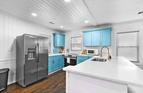 Mount Pleasant Cottage | Chic 2/2 Cottage Near Downtown & Beaches