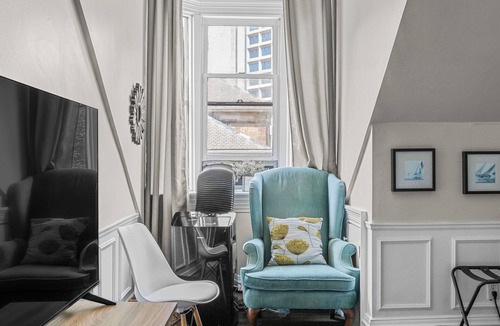 Downtown Halifax Hotel | Chic Loft suite with WiFi & AC in historic downtown town Halifax near waterfront