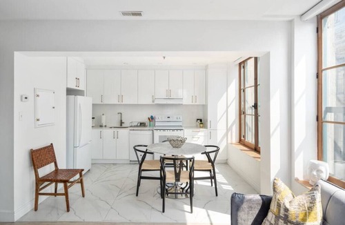 Old Montreal Apartment | Chic & Modern 3B 1B Apt | Old Mtl | St Paul St |