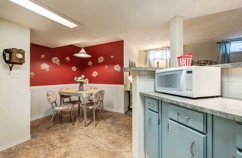 Northwest Calgary Apartment | Chic Vintage Suite Close to Airport & Downtown