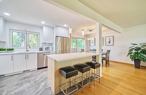 Southwest Calgary House | Chinook Luxe Entire House. Free Banff Pass!