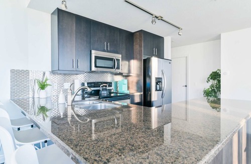 Victoria Park Apartment | City View | Stylish Condo | 2 King Beds + Ensuites