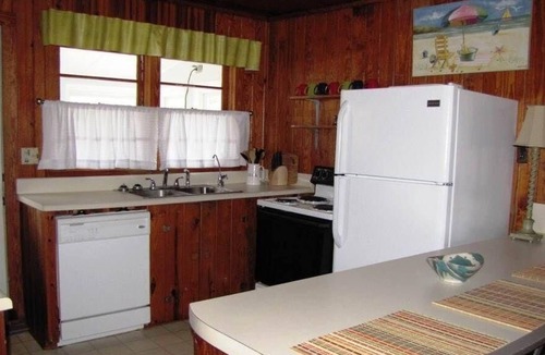 South Carolina Lowcountry House | Classic Beachwalk Home w/ Huge Large Sun Deck; Easy Beach Access; Cable TV/WiFi