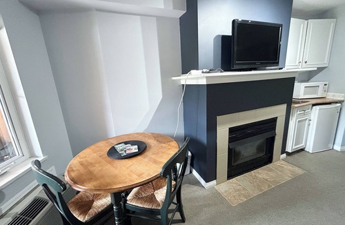 Quail Ridge Apartment | Classic Studio - 212B