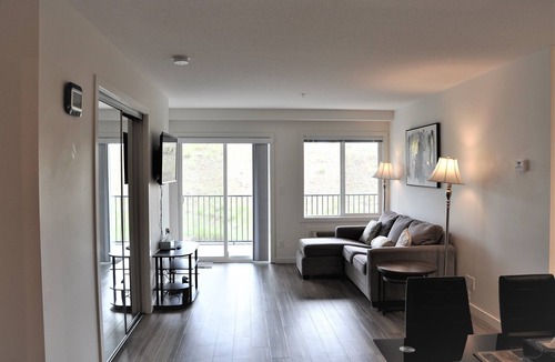 North Glenmore Condo | Clean and Cozy 3-Bedroom Condo Next to UBCO