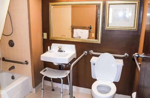 Richburg Hotel | Clean + Comfortable Room w/Queen Bed, Fridge + Microwave – Perfect for Traveler