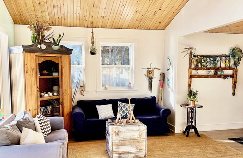 Halifax County House | Cleveland Beach Cottage-Private Beach Cottage w/Lake Access Hot Tub & Fire Pit