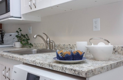 North Saanich Bed & Breakfast | Coles Bay Vacation Retreat