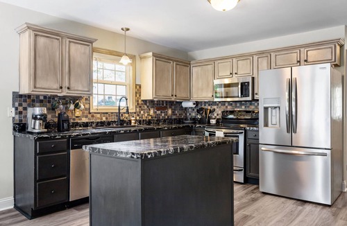 Olivia House | Colonial Hills Hideaway