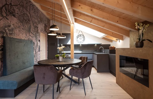 Taisten House | Come as a guest, leave as a friend.