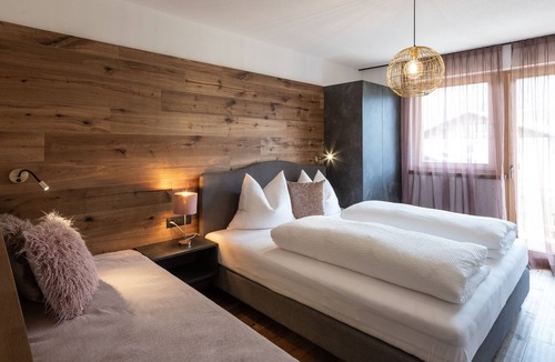 Taisten House | Come as a guest, leave as a friend.