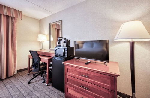 Parkhill-Stanley Park Hotel | Comfort for Everyone at Amenida Residences : Spacious Two-Bed Rooms Await!
