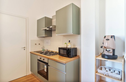 Albergheria House | Comfort Room with Cathedral View - Shared Bathroom