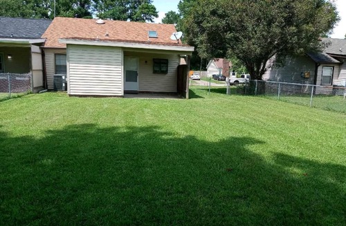 Jacksonville House | Comfortable 2BR/2BA Townhouse!