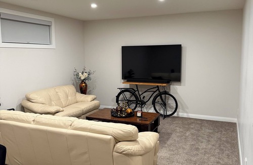Calgary House | Comfortable and beautiful brand new suite in SW