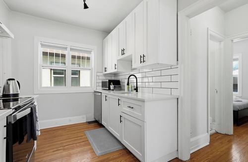 Winnipeg House | Comfortable Crescentwood Bungalow | 3 Bed | 2 Bath |