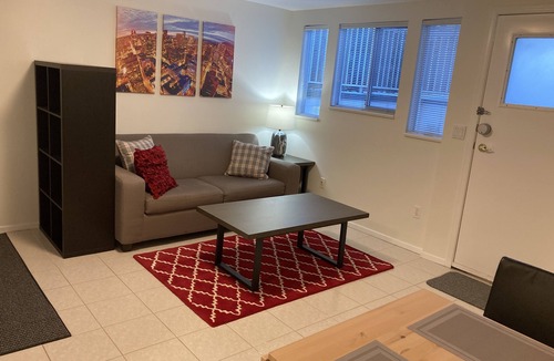 South Cambie Apartment | Comfortable, well located, 2 bedrooms in Vancouver