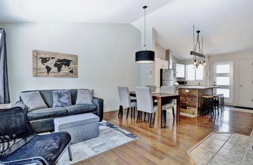 Stoneham Apartment | Condo 20 Chemin des Adirondack by Les Chalets Alpins