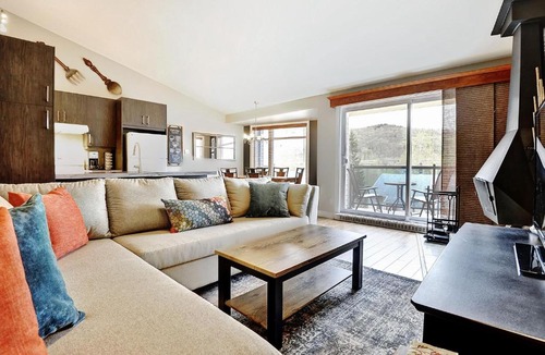 Stoneham Apartment | Condo 58 Chemin de la Corniche by Les Chalets Alpins