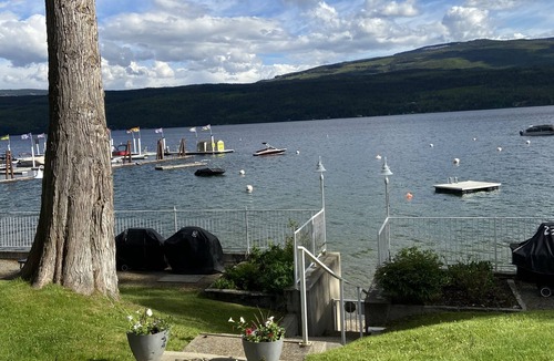 Anglemont Condo | Condo on the Shuswap lake! Nice 2 bedr 1 bth condo, waterfront and Boat tie!