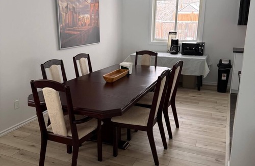 Kingsland House | Convenient Location Near Large Shopping Mall and Train Station.