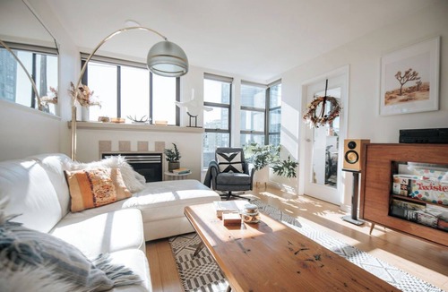 Lower Lonsdale Apartment | Cool & Comfy 3 Bedroom apartment in VANCOUVER - Perfect for your FIFA trip!