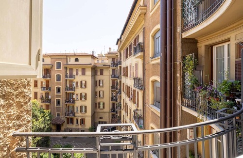 Quartiere Coppede Apartment | Coppedè Luxury Apartment