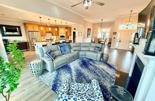 Bracey House | Copper Cove