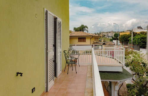 San Leone House | Coral Room