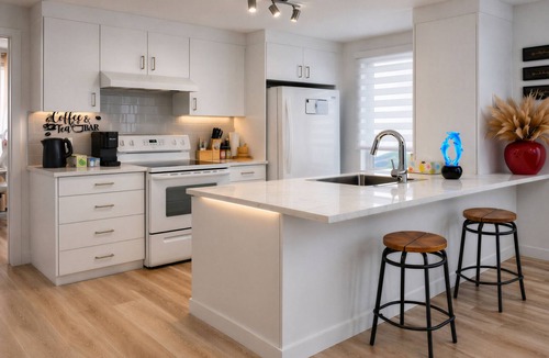 Longueuil Condo | Corporate Stay Longueuil | All-Inclusive, Workspace, Parking, Pets, EV, Fastwifi