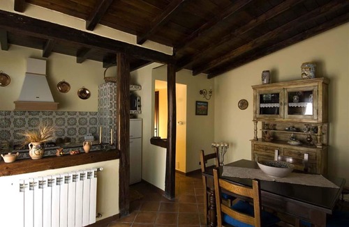 Collesano Villa | Cosy apartment in villa with WIFI, A/C, pool, TV, terrace and panoramic view, close to Cefalù