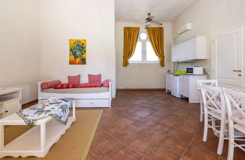 Strassoldo Apartment | Cosy apartment for 4 people with A/C, WIFI, TV, terrace and pets allowed