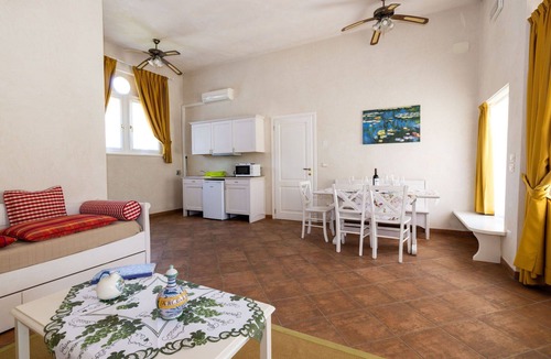 Strassoldo Apartment | Cosy apartment for 4 people with A/C, WIFI, TV, terrace and pets allowed