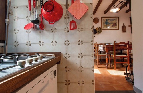 Palazzuolo sul Senio Apartment | Cosy apartment for 8 people with WIFI, hot tub, TV, patio and pets allowed