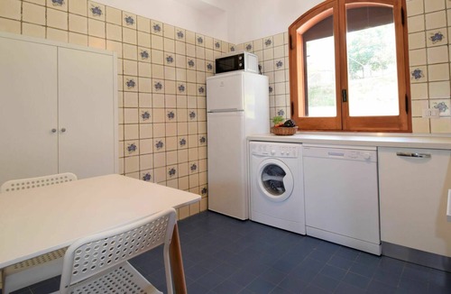 Marina di Caronia House | Cosy apartment in villa for 3 people with WIFI, TV, terrace, pets allowed and parking