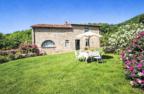 Londa Apartment | Cosy apartment for 12 guests with A/C, private pool, WIFI, TV and panoramic view