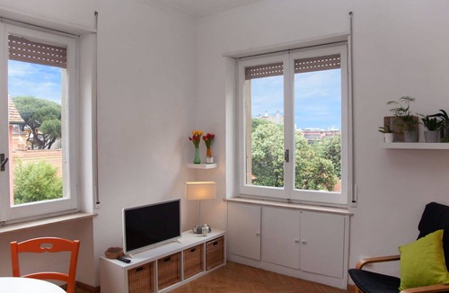 Monte Sacro Apartment | Cosy apartment for 7 guests with WIFI, TV, balcony and pets allowed