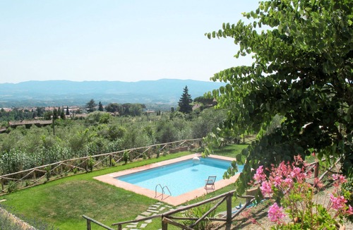 Pian di Sco House | Cosy apartment in villa for 4 guests with pool, WIFI, TV and terrace
