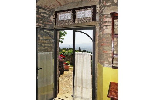 Castelfranco di Sopra Villa | Cosy apartment in villa for 2 guests with WIFI, pool, terrace, pets allowed and panoramic view